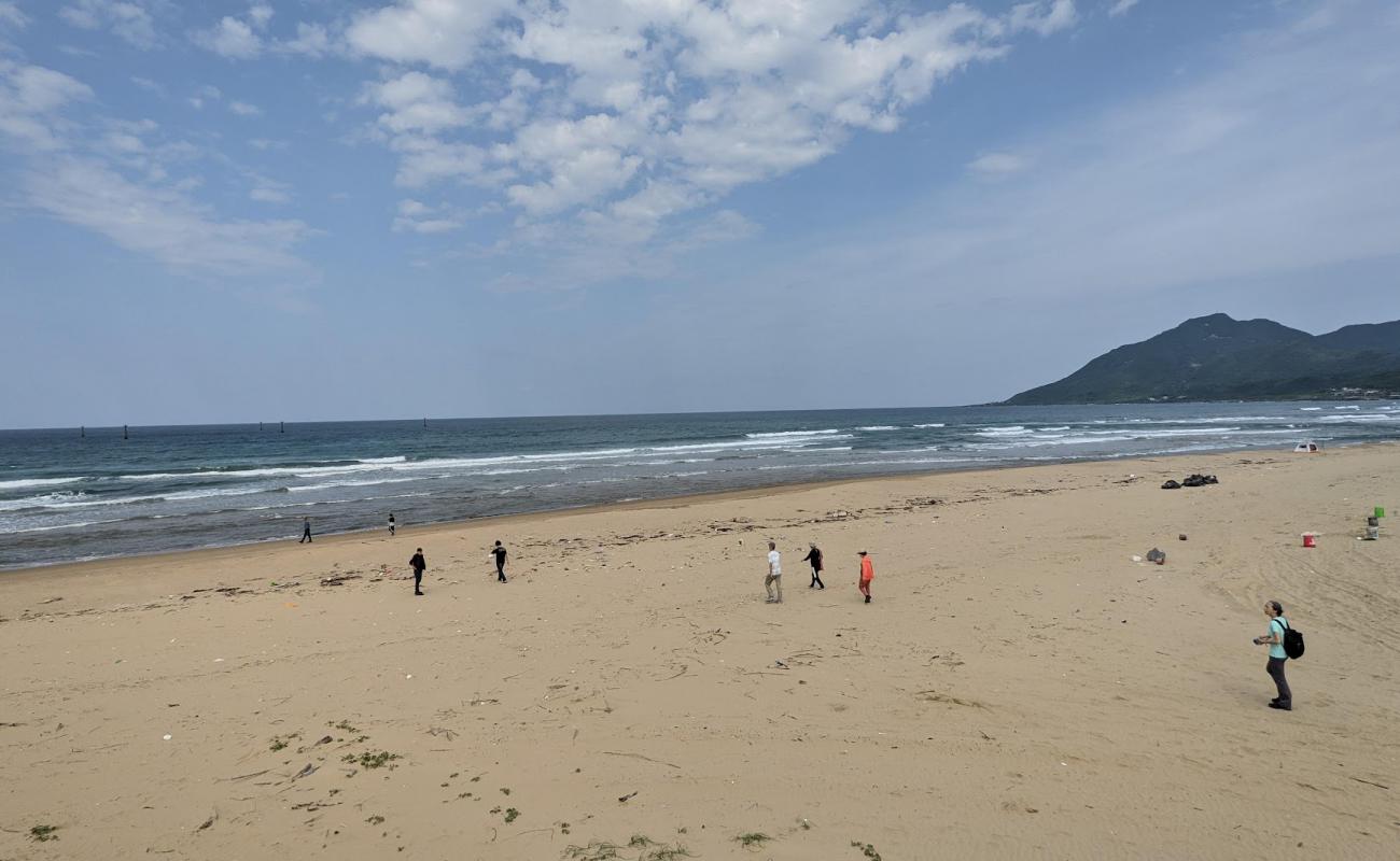 Photo de Yanliao Beach avec sable lumineux de surface