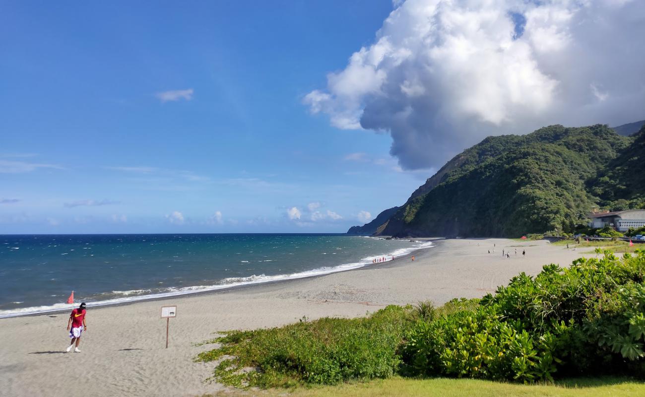 Photo de Neipi Beach avec caillou fin gris de surface