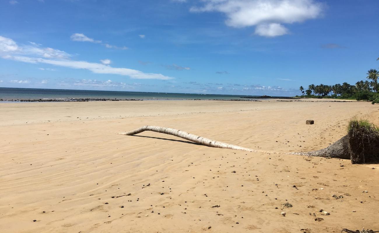 Photo de Plage de Ndroude avec sable lumineux de surface