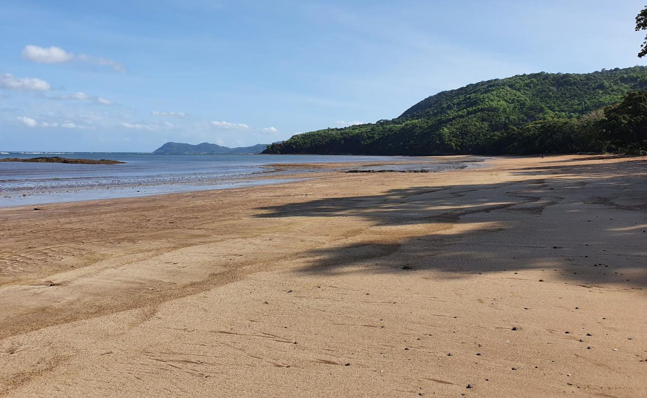 Photo de Sohoa Beach avec sable gris de surface