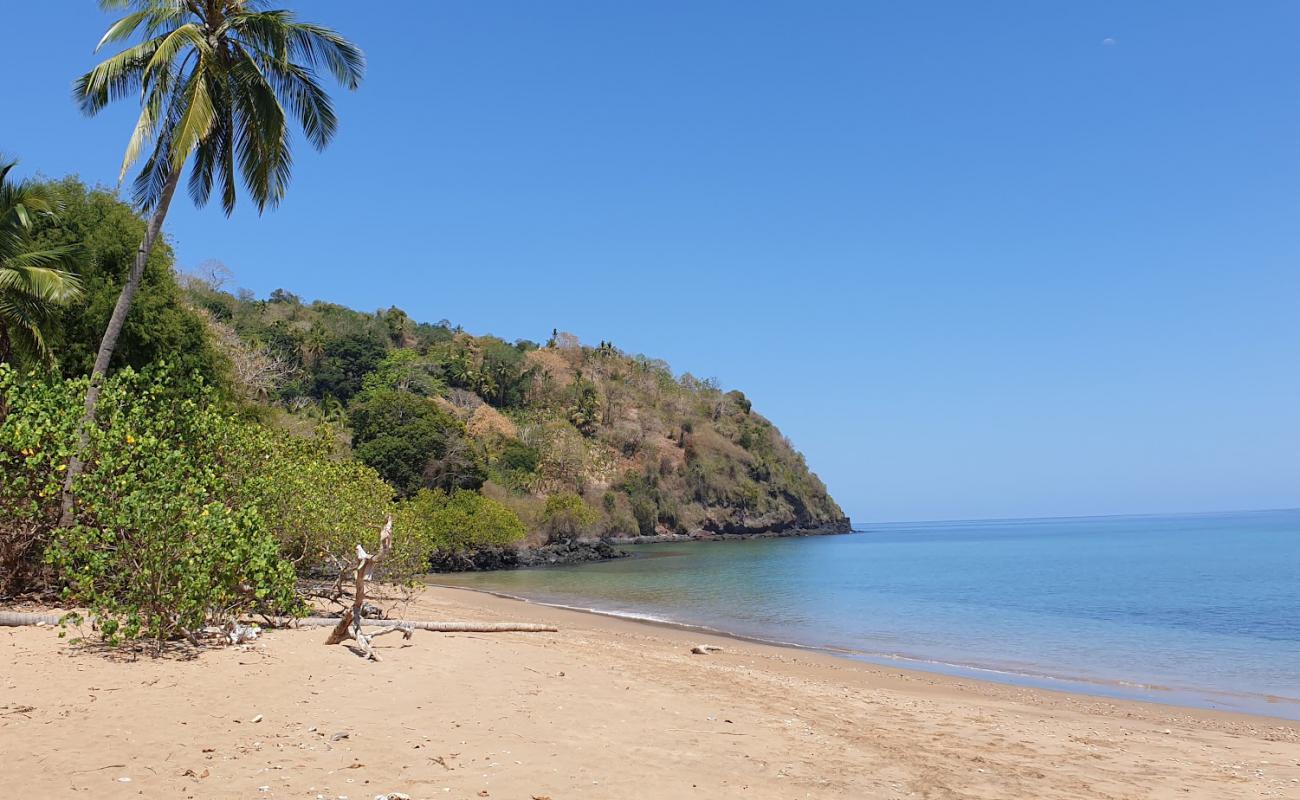 Photo de Mtsanga Tsoha Beach avec sable lumineux de surface