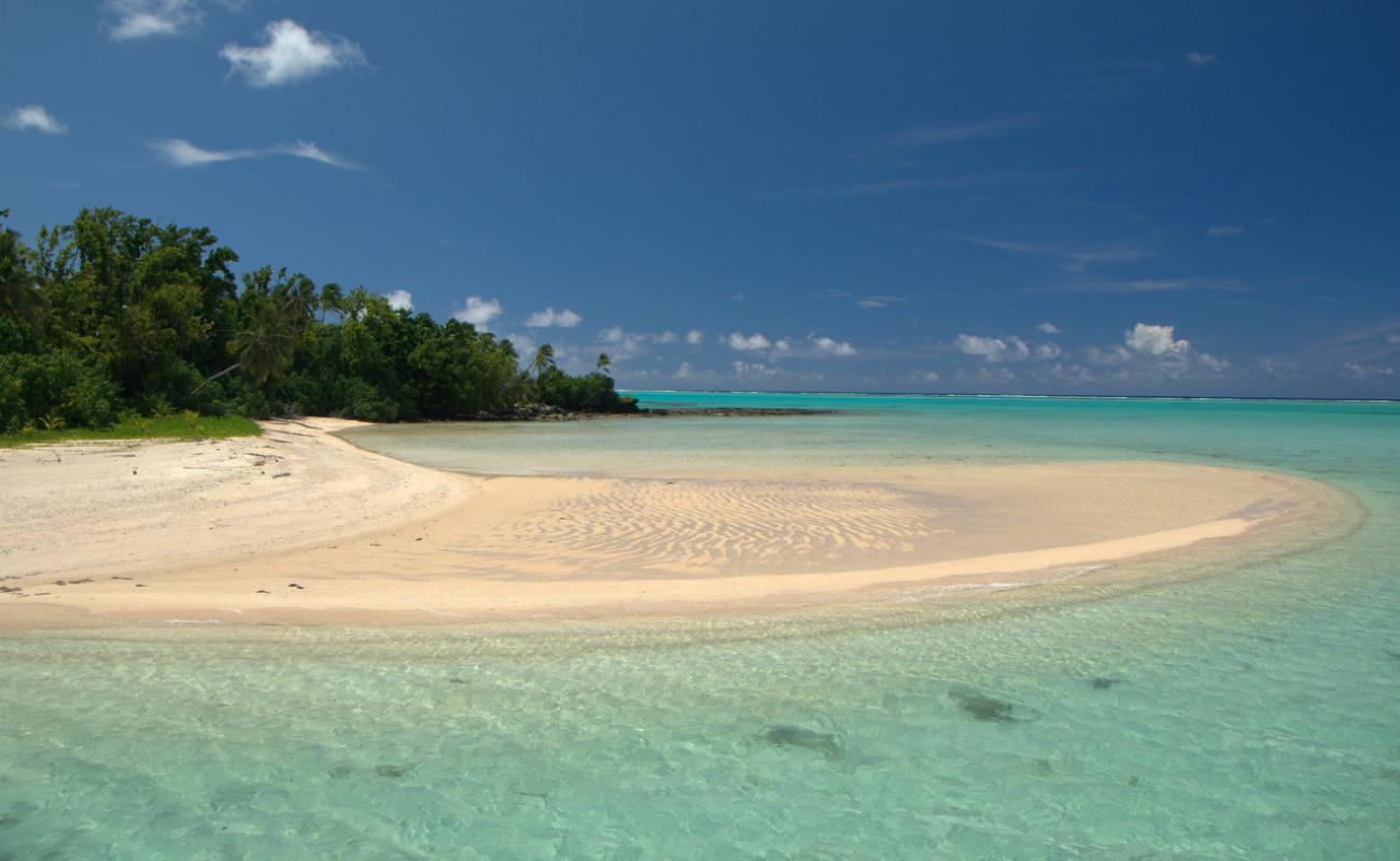 Photo de Moturakau Beach avec sable lumineux de surface