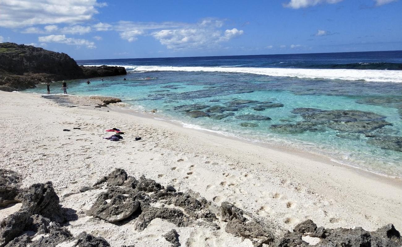 Photo de Matai Beach avec sable lumineux de surface