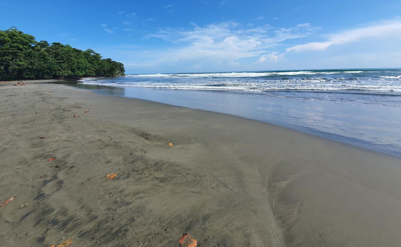 Photo de Playa Negra avec sable fin gris de surface