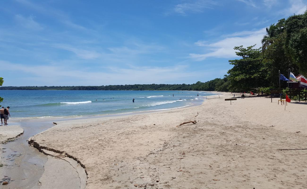 Photo de Playa Galardonada avec sable beige fin de surface