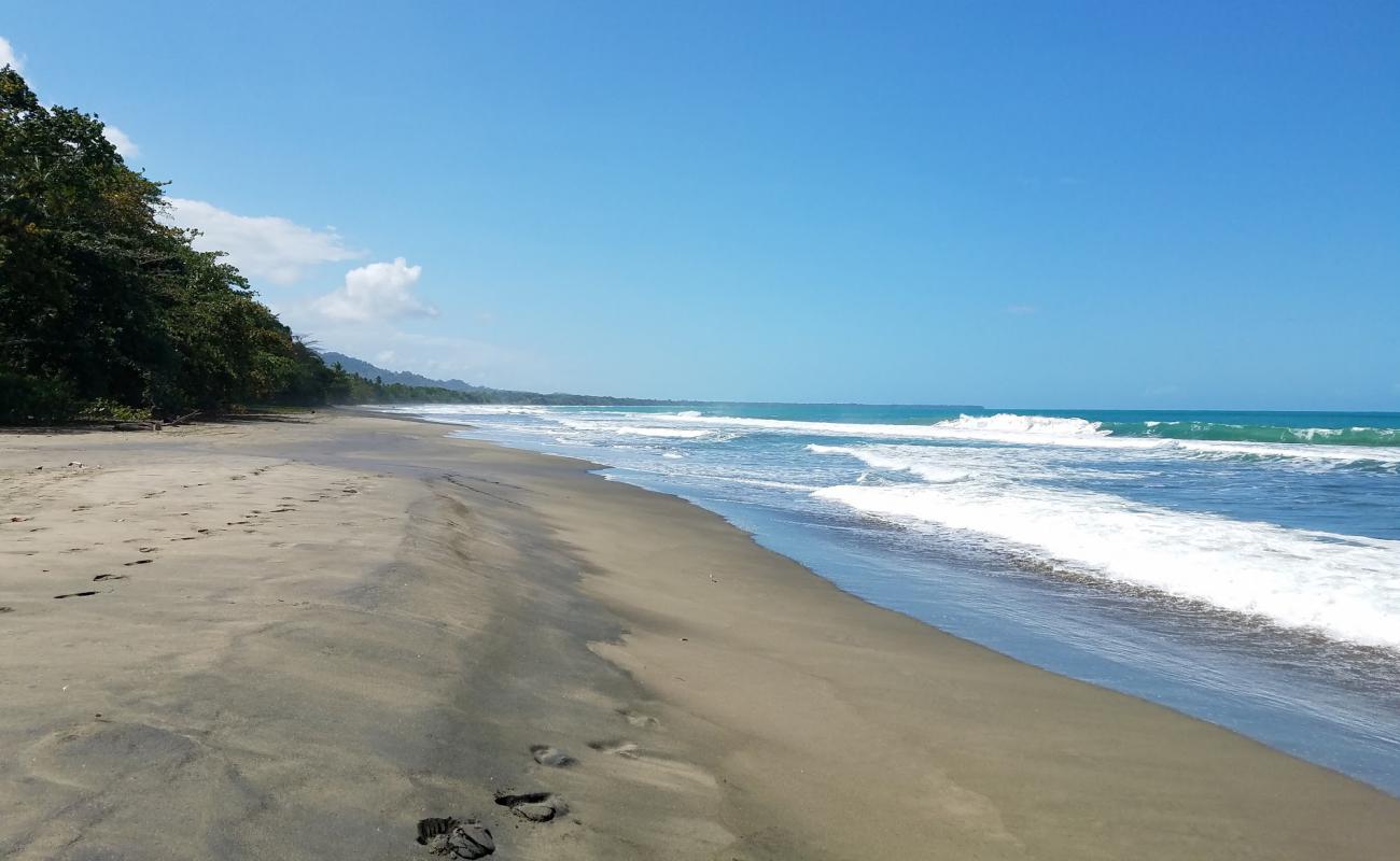 Photo de Playa Negra II avec sable noir de surface