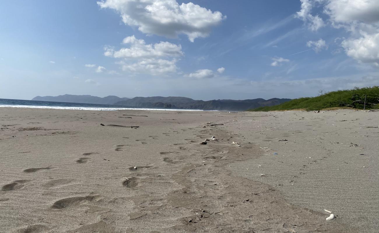 Photo de Naranjo beach II avec sable fin gris de surface