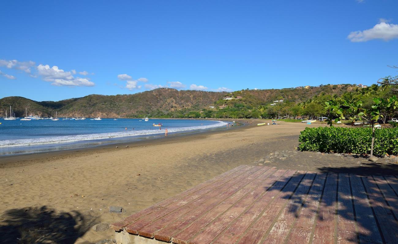 Photo de Coconut Beach avec sable gris de surface