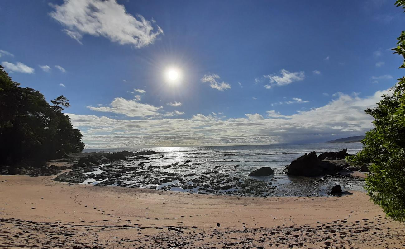 Photo de Playa Mar Azul avec sable beige & pierres de surface