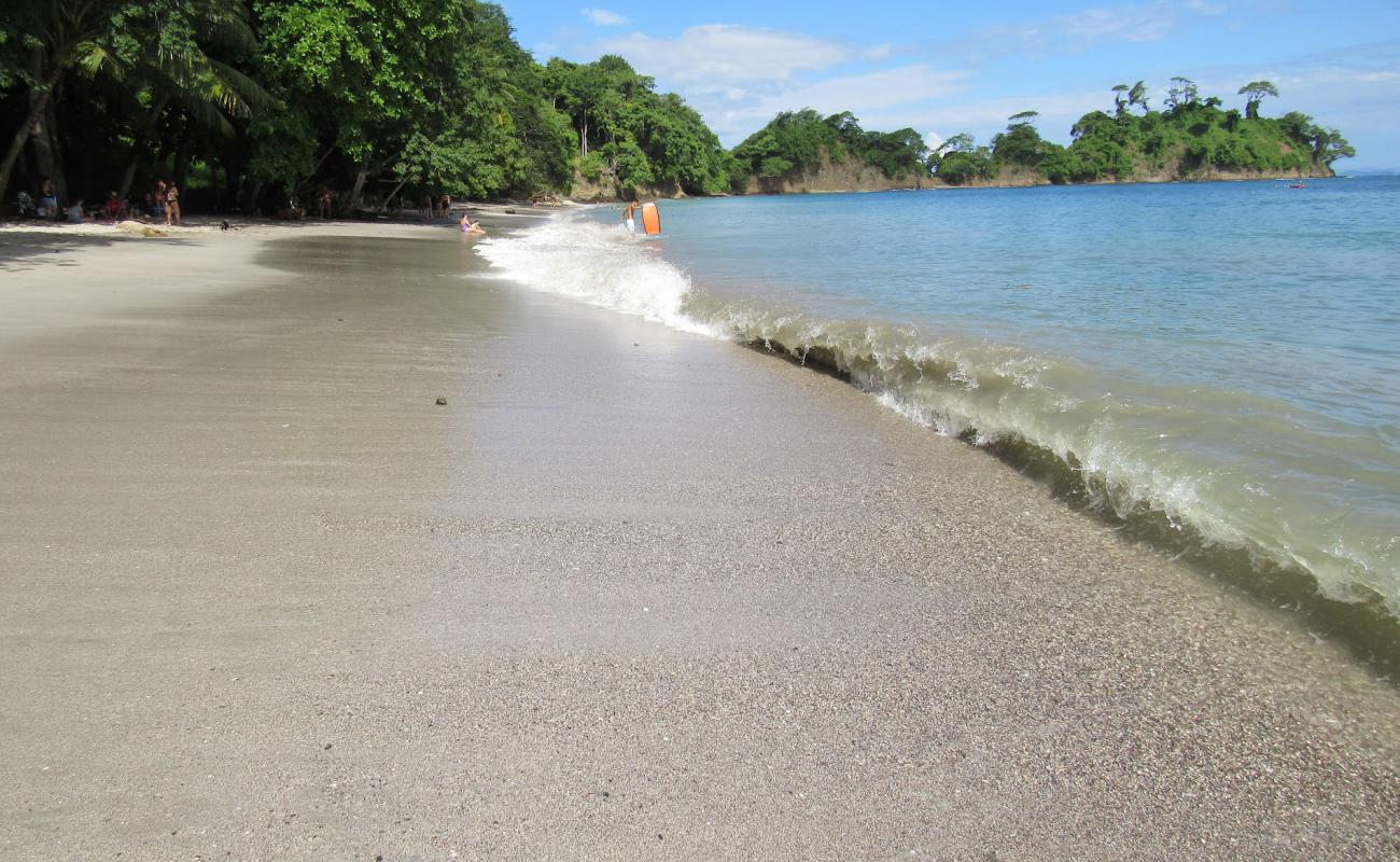 Photo de Playa Mantas avec sable gris de surface