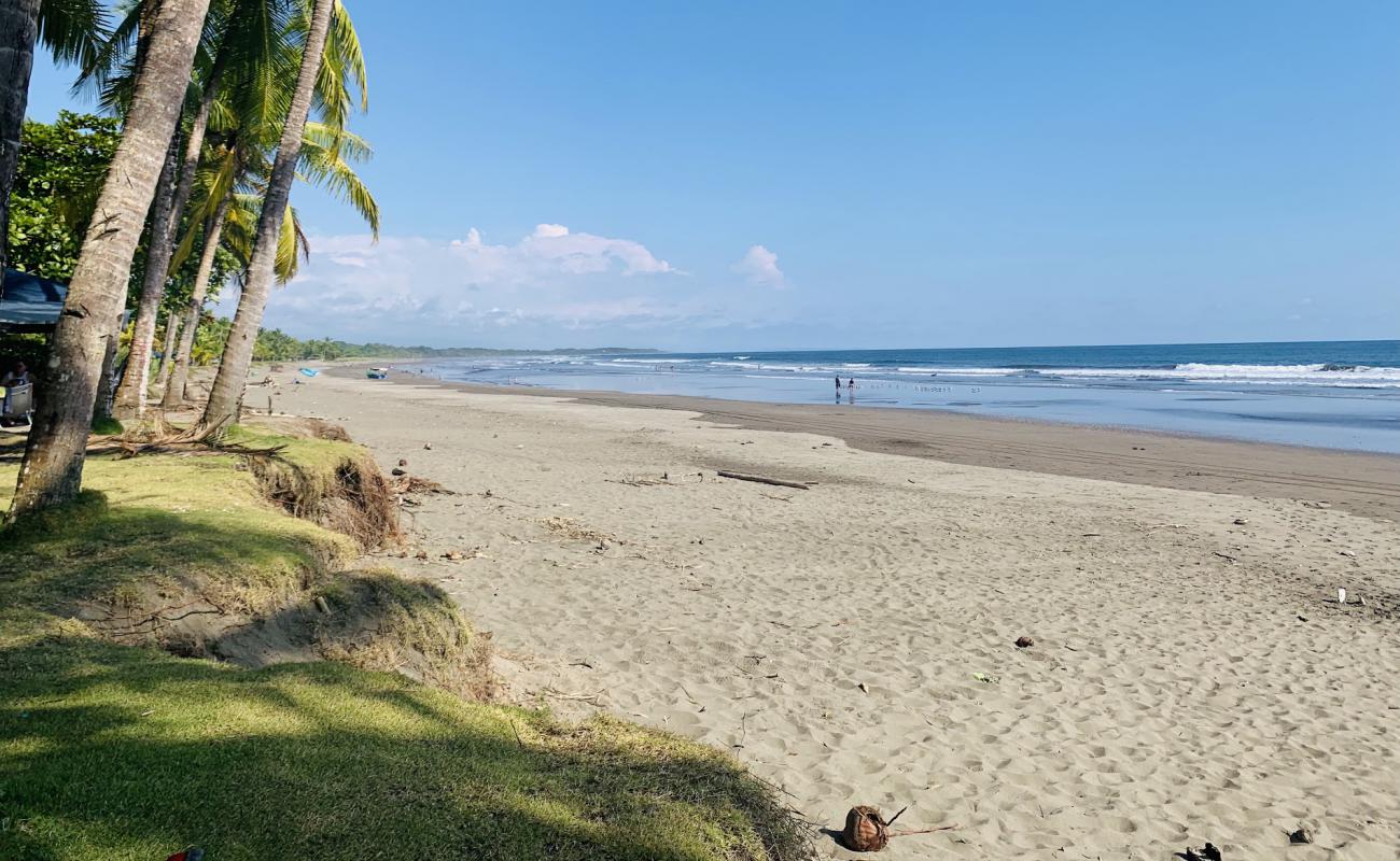 Photo de Playa Esterillos avec sable lumineux de surface