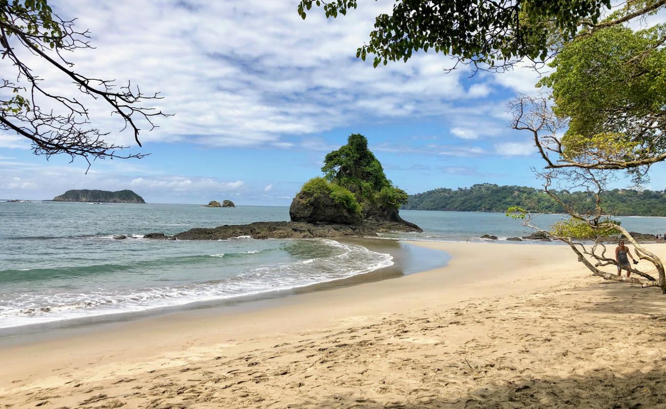 Photo de Playa Escondido avec sable beige de surface