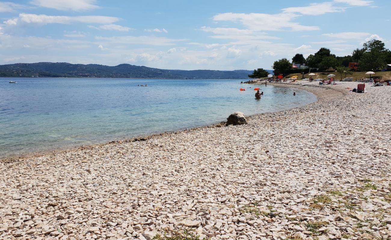 Photo de Kanegra beach II avec caillou fin clair de surface