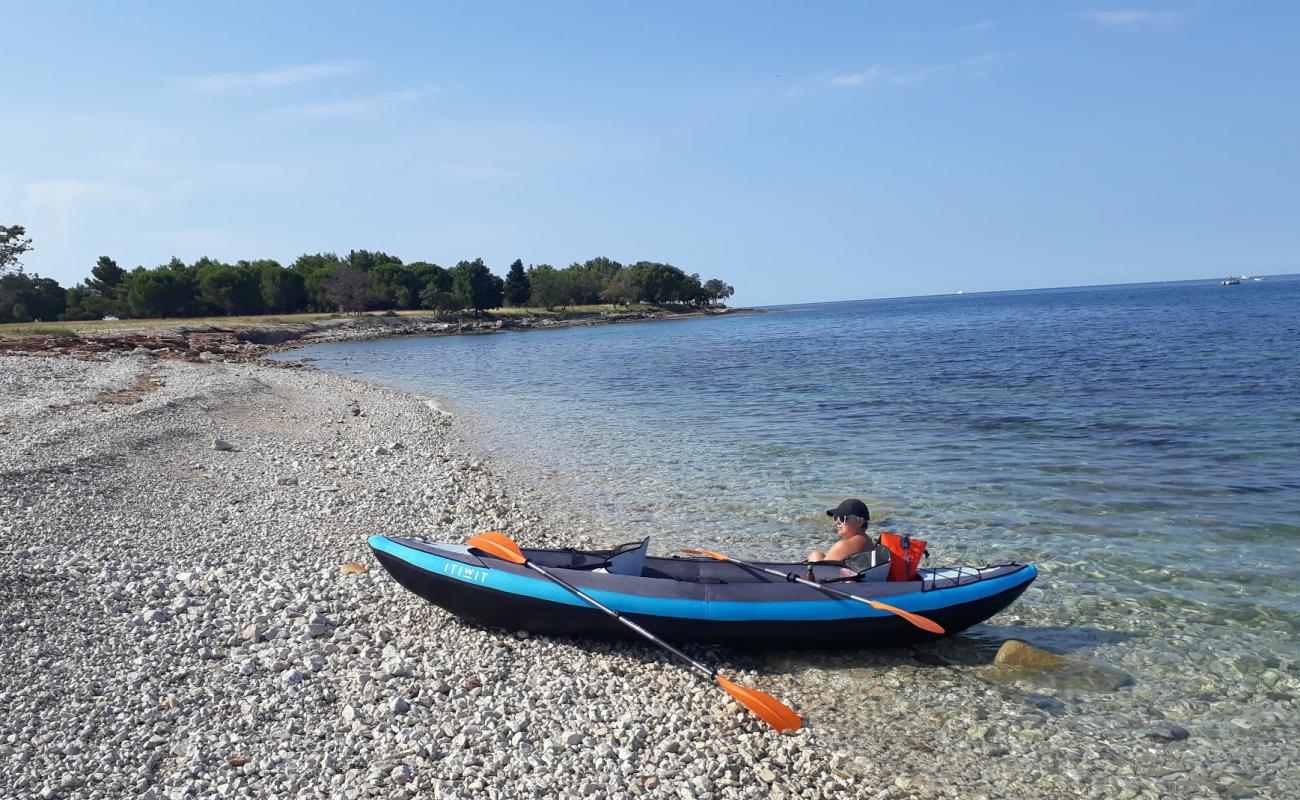 Photo de Umag wild beach avec caillou clair de surface