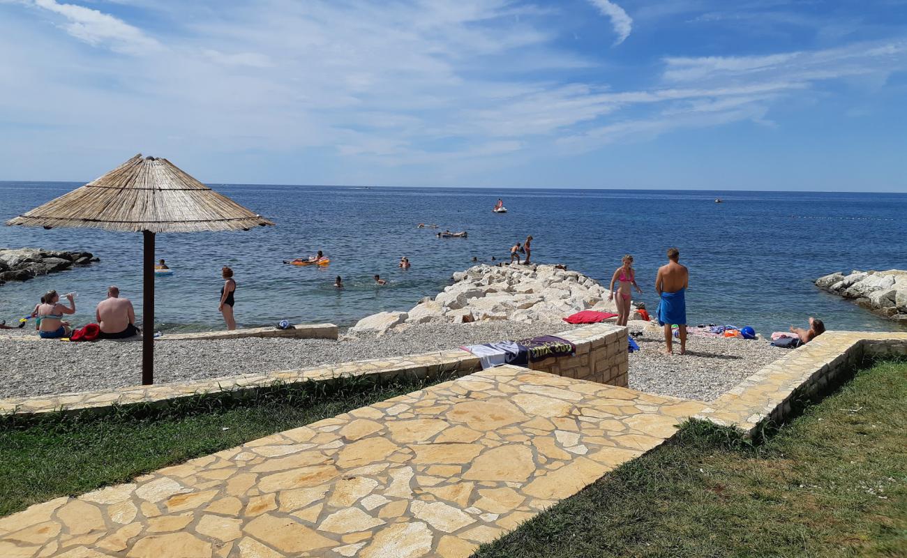 Photo de Bella Vista beach avec caillou clair de surface