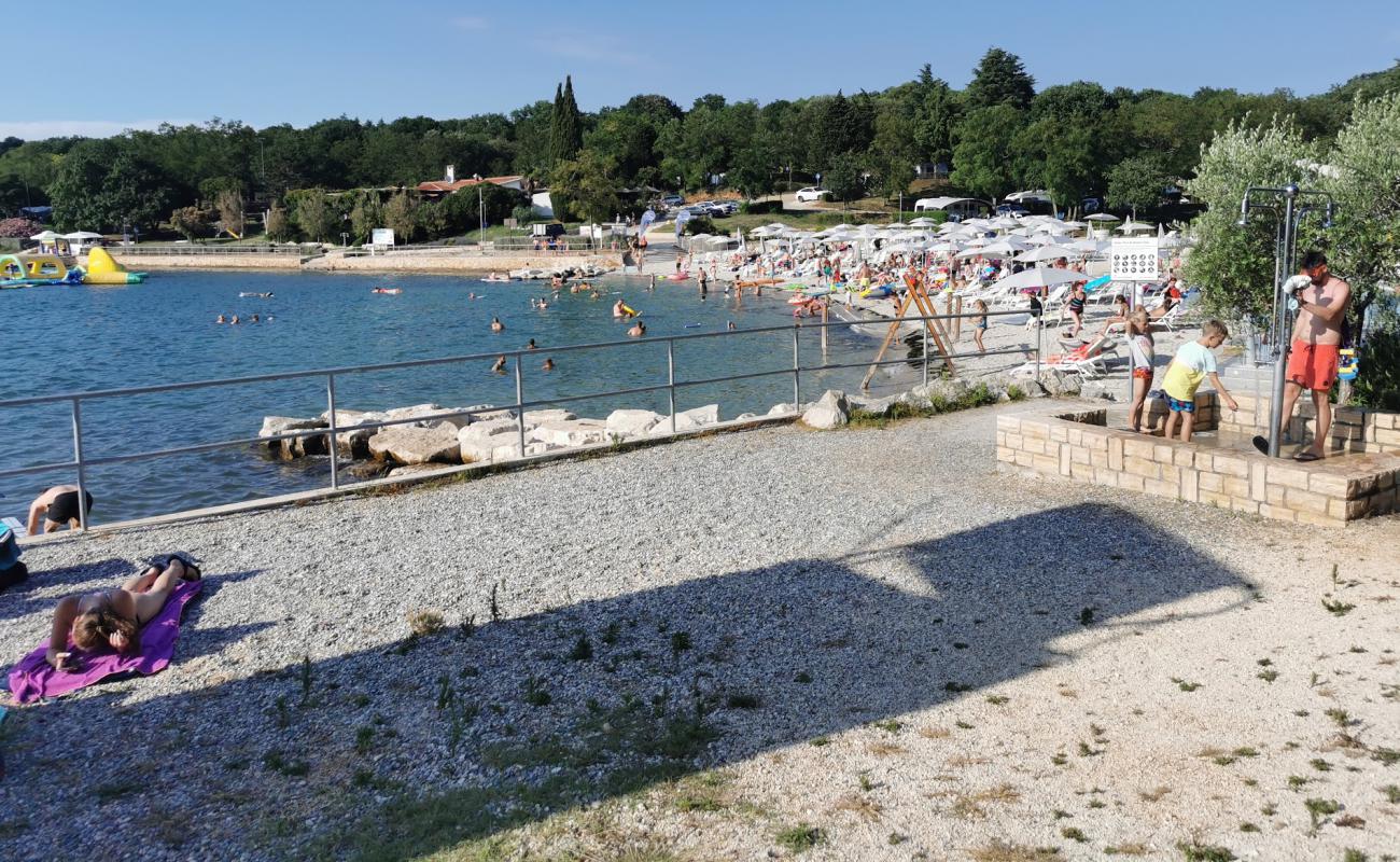 Photo de Tar beach avec sable beige de surface