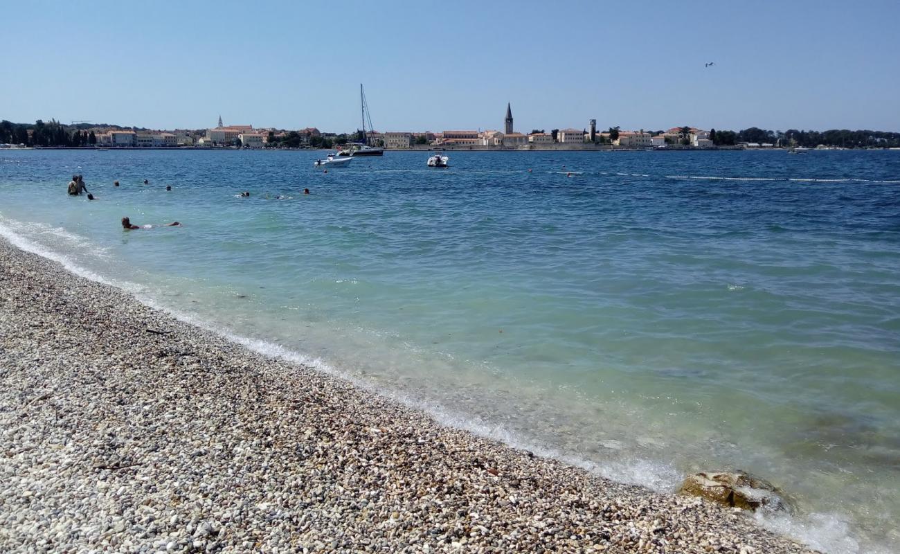 Photo de Parentino beach avec caillou fin clair de surface