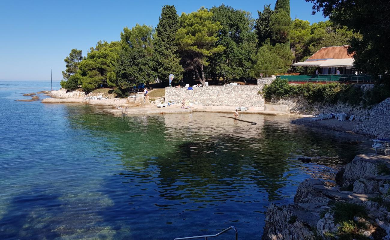 Photo de Plava Laguna beach avec béton de surface