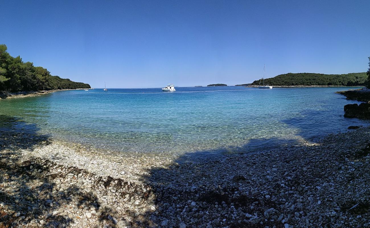 Photo de Knez beach avec roches de surface