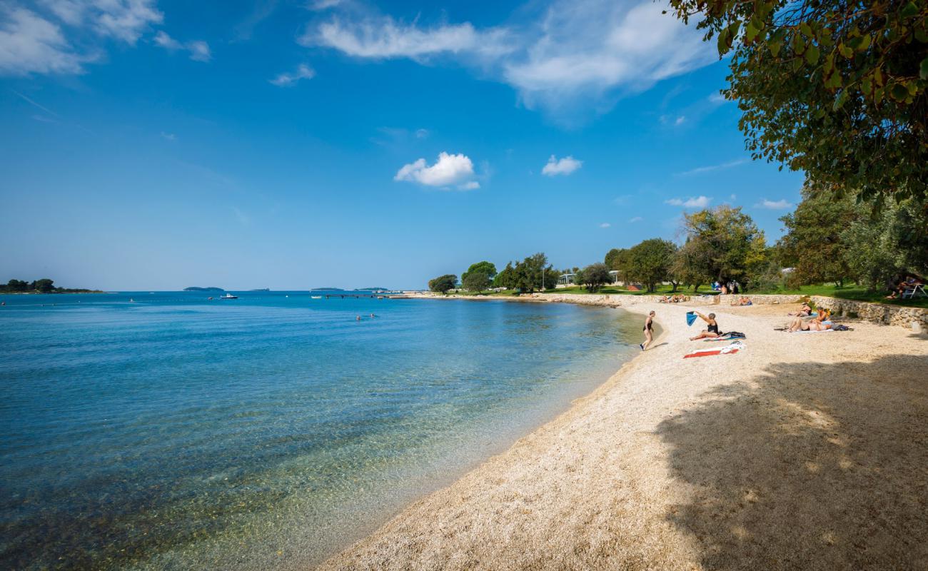 Photo de Polari beach avec caillou fin clair de surface