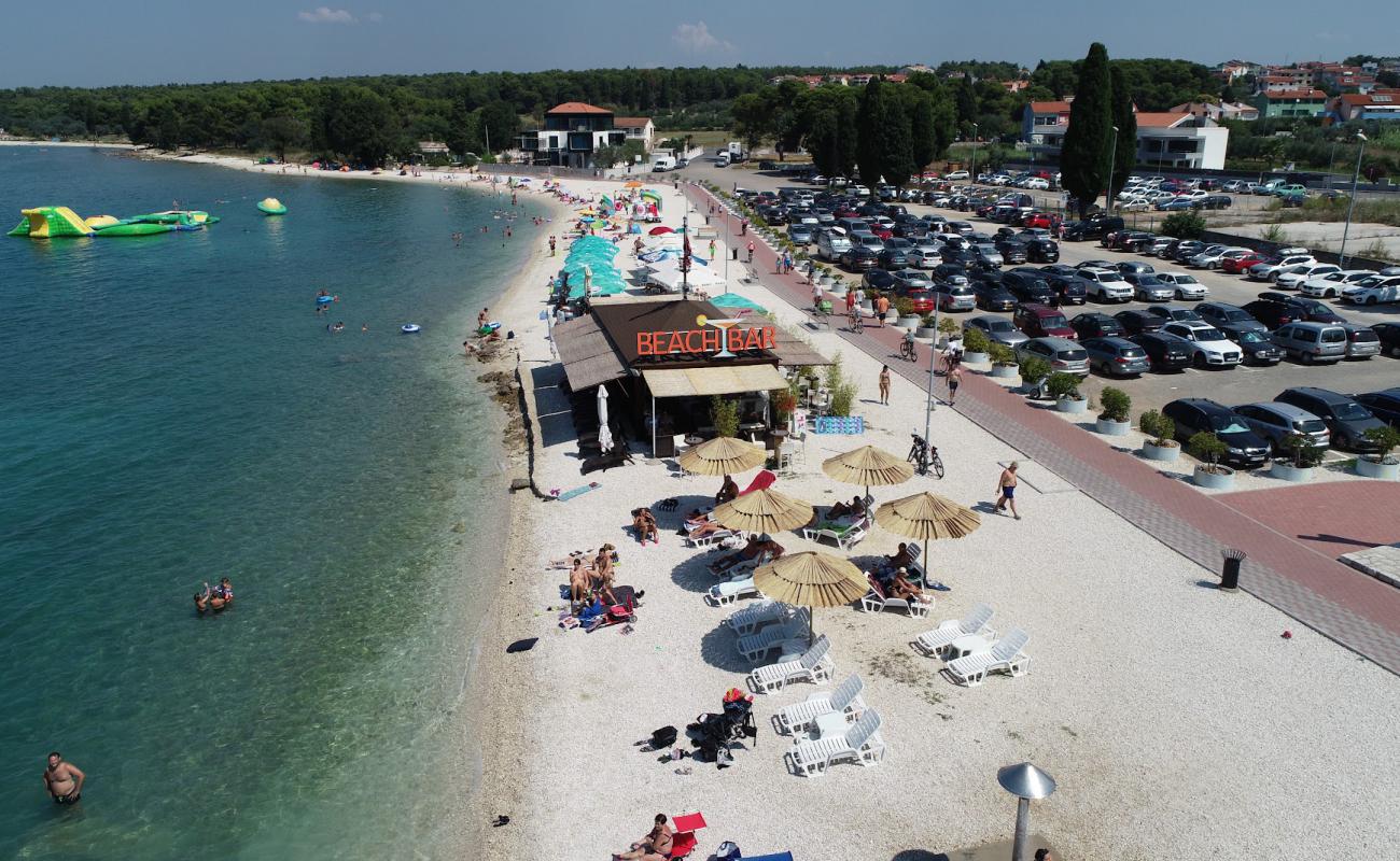 Photo de Stara Fazana beach avec caillou fin clair de surface