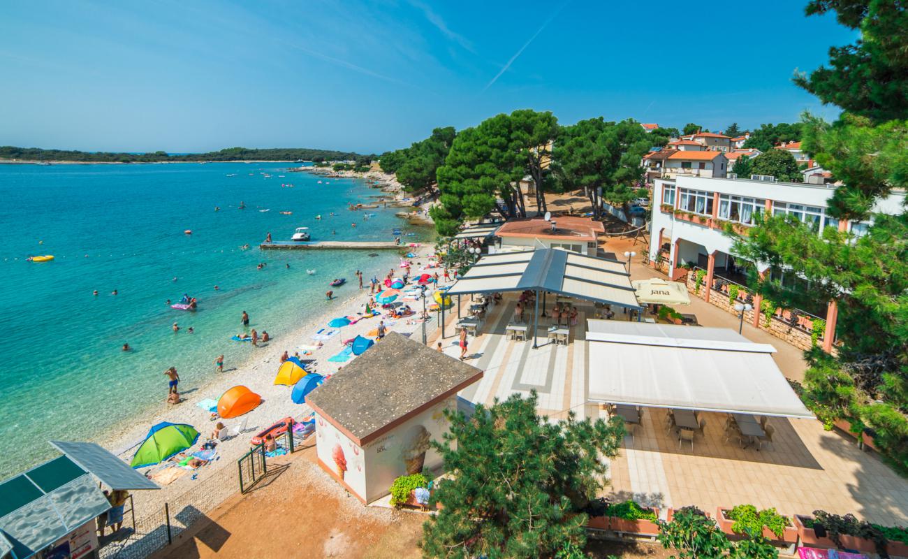 Photo de Centinera beach avec caillou fin clair de surface