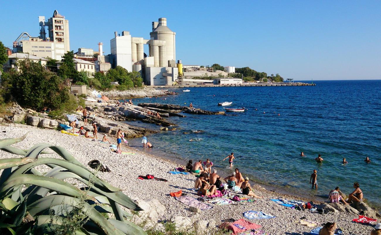 Photo de Loreta beach avec caillou clair de surface