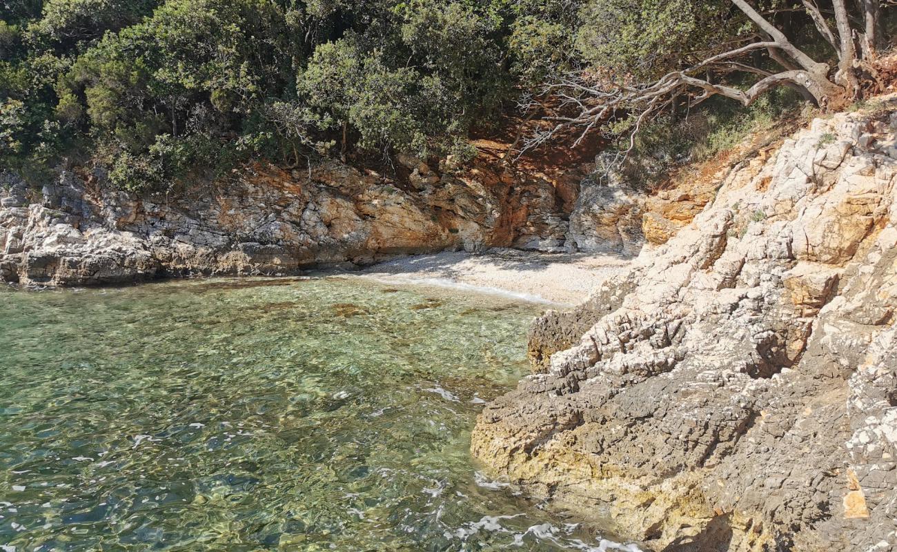 Photo de Mali Portluk beach avec caillou fin clair de surface