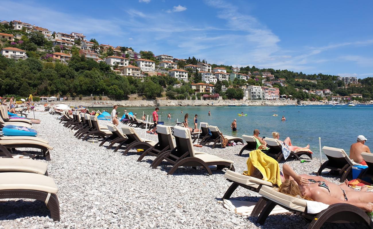 Photo de Maslinica beach avec caillou clair de surface