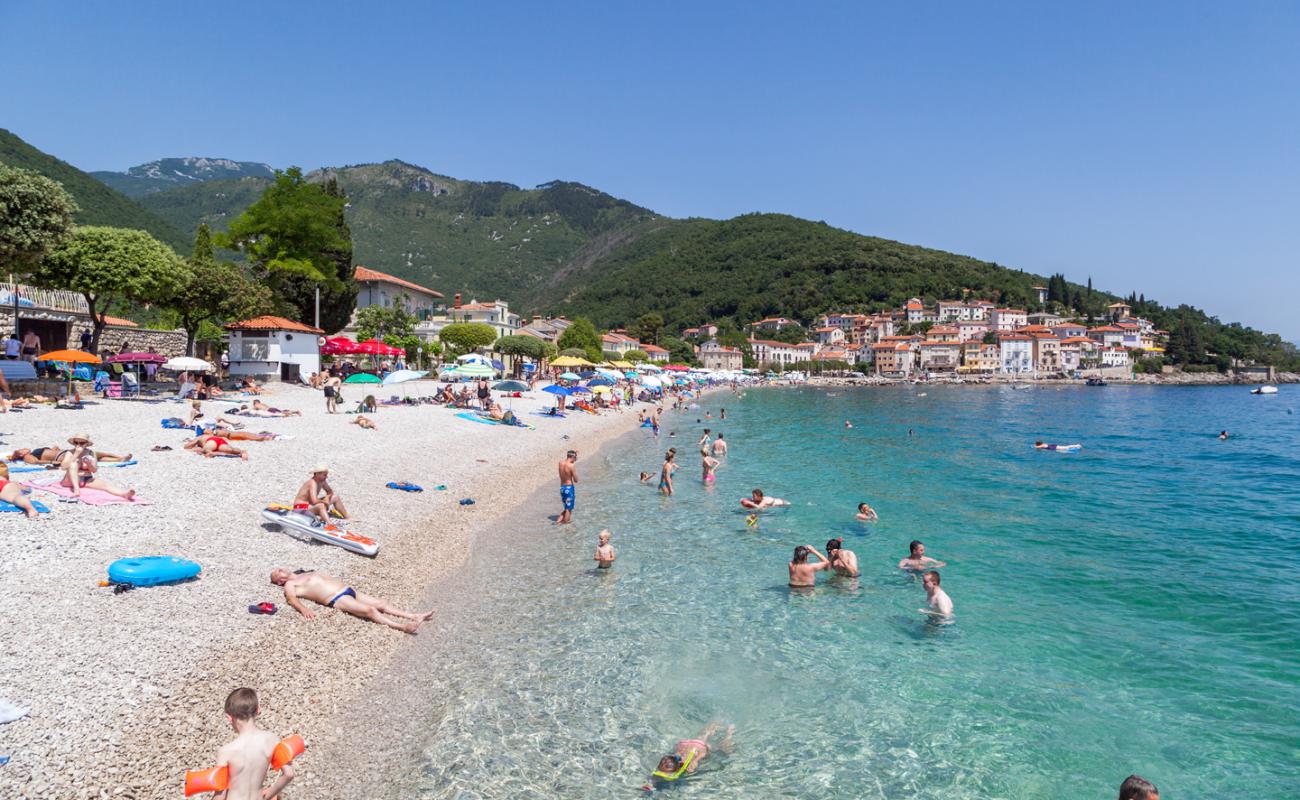 Photo de Plage de Sv. Ivan avec caillou fin clair de surface