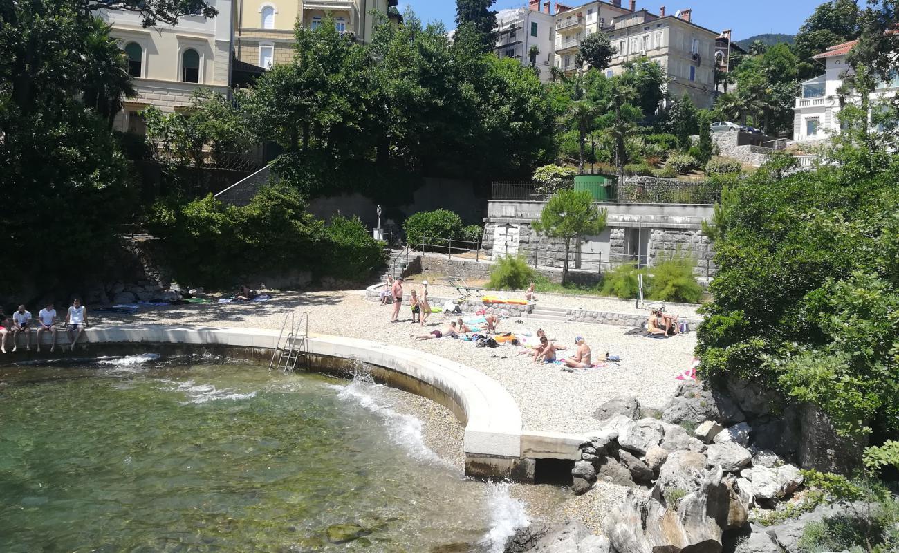 Photo de Skrbici beach avec béton de surface