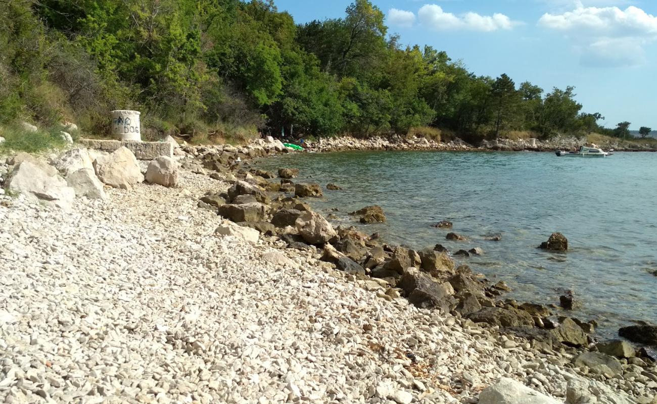 Photo de Trstena beach avec roches de surface