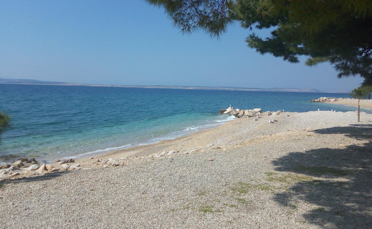 Photo de Crikvenica beach avec caillou fin clair de surface