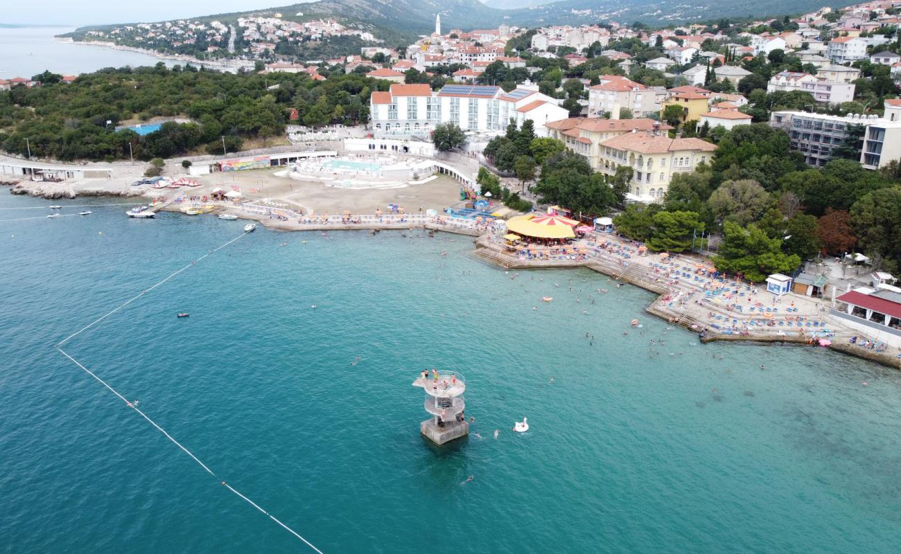 Photo de Novi beach avec caillou fin clair de surface