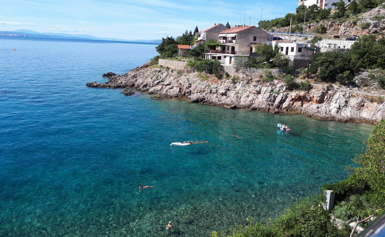 Photo de Draga beach avec galets gris de surface