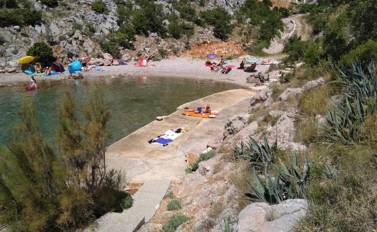 Photo de Ribarica beach avec galets gris de surface