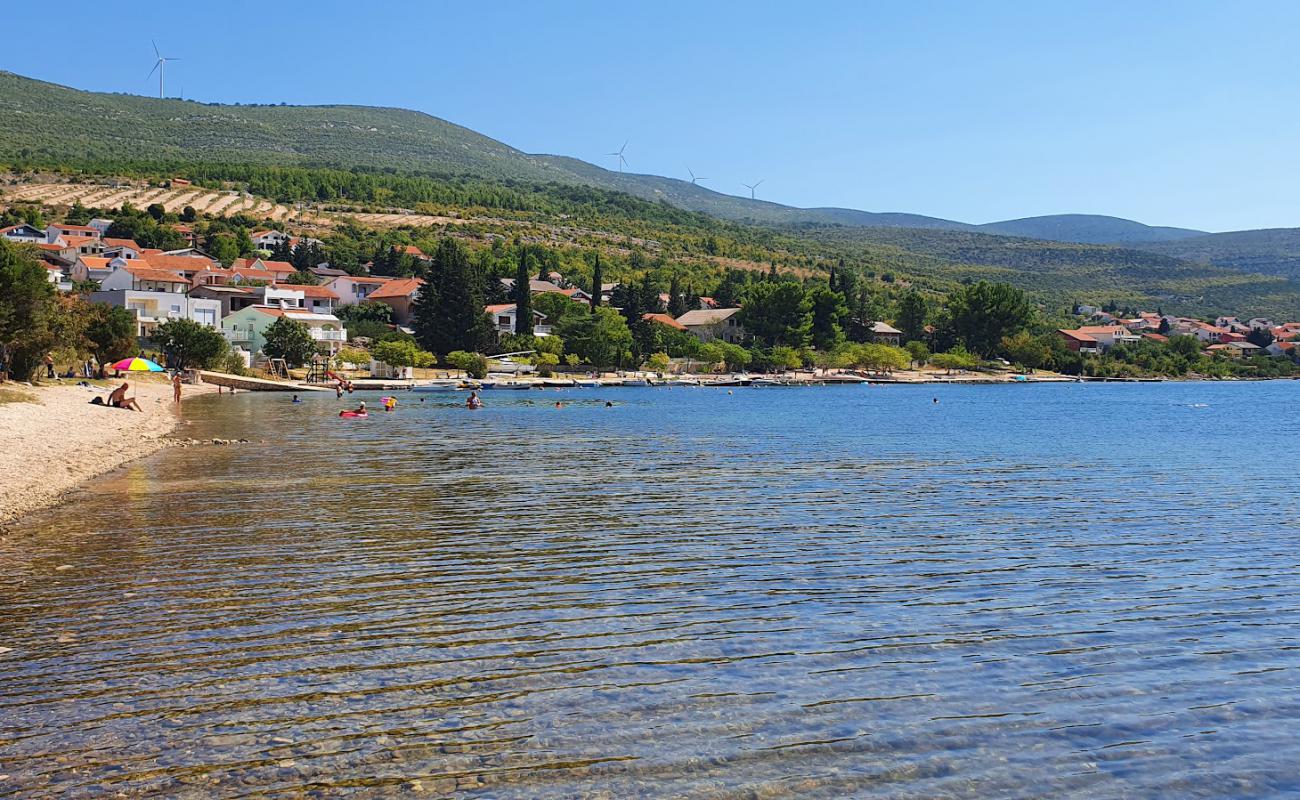 Photo de Susnjari beach avec caillou gris de surface