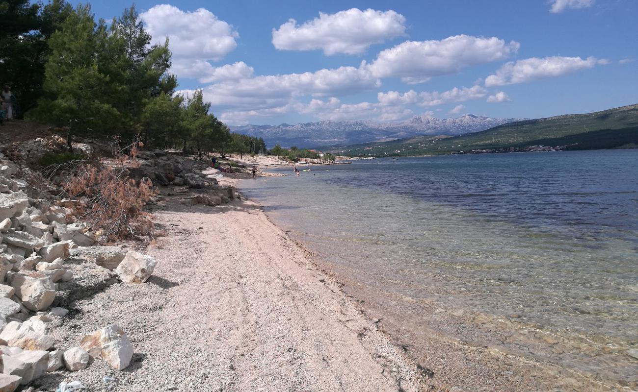 Photo de Bukva beach avec caillou fin clair de surface