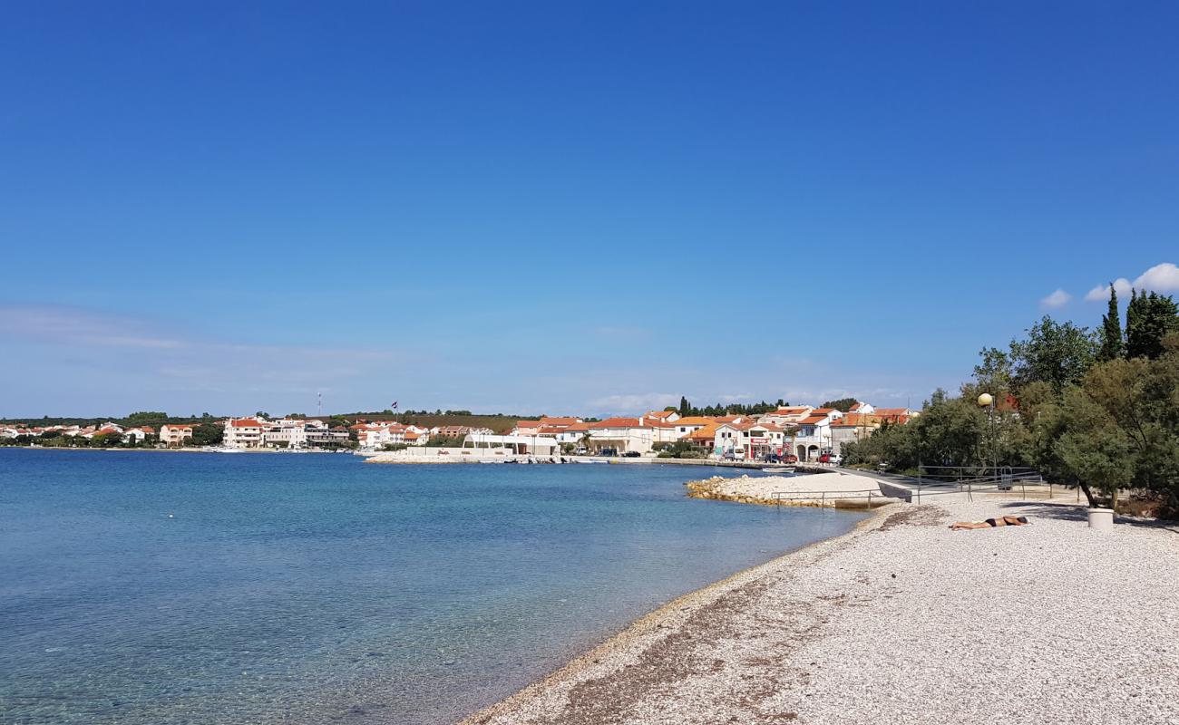 Photo de Petrcane beach avec caillou clair de surface