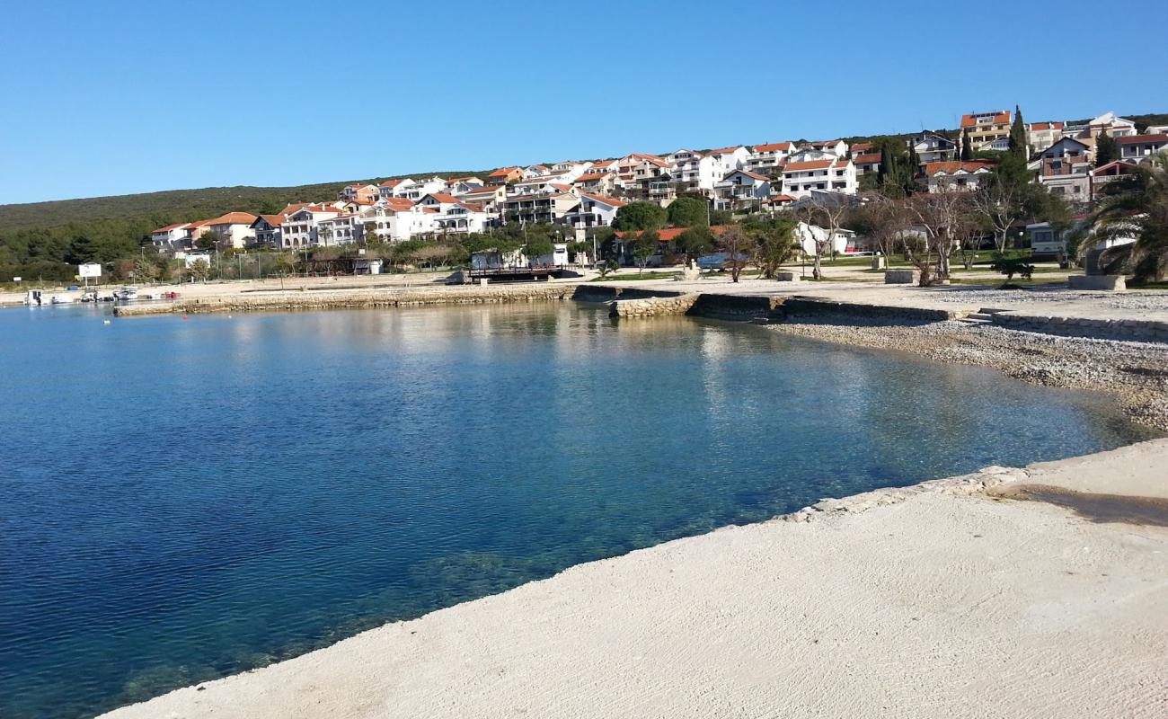 Photo de Karavany Sveti Petar avec caillou clair de surface