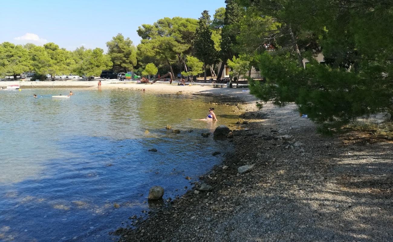 Photo de Sv. Nikola beach avec caillou clair de surface