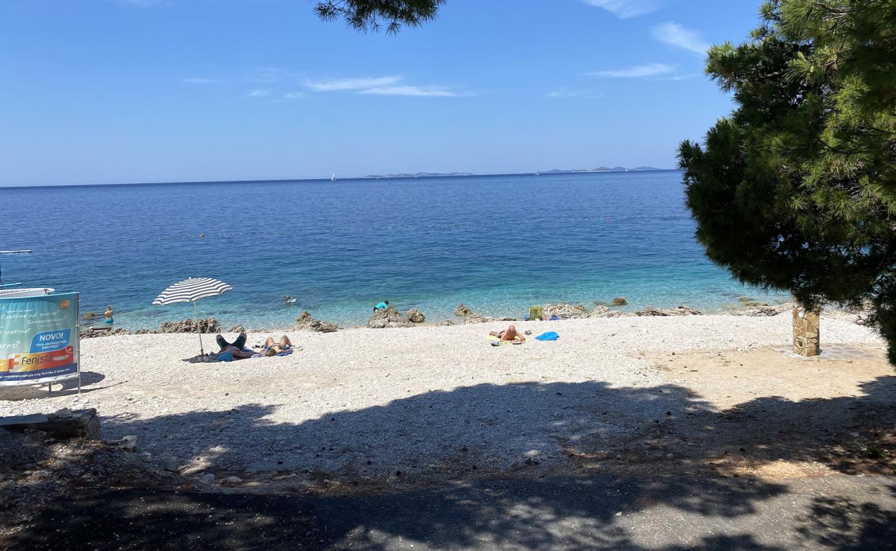 Photo de Rtic II beach avec sable beige & galets de surface