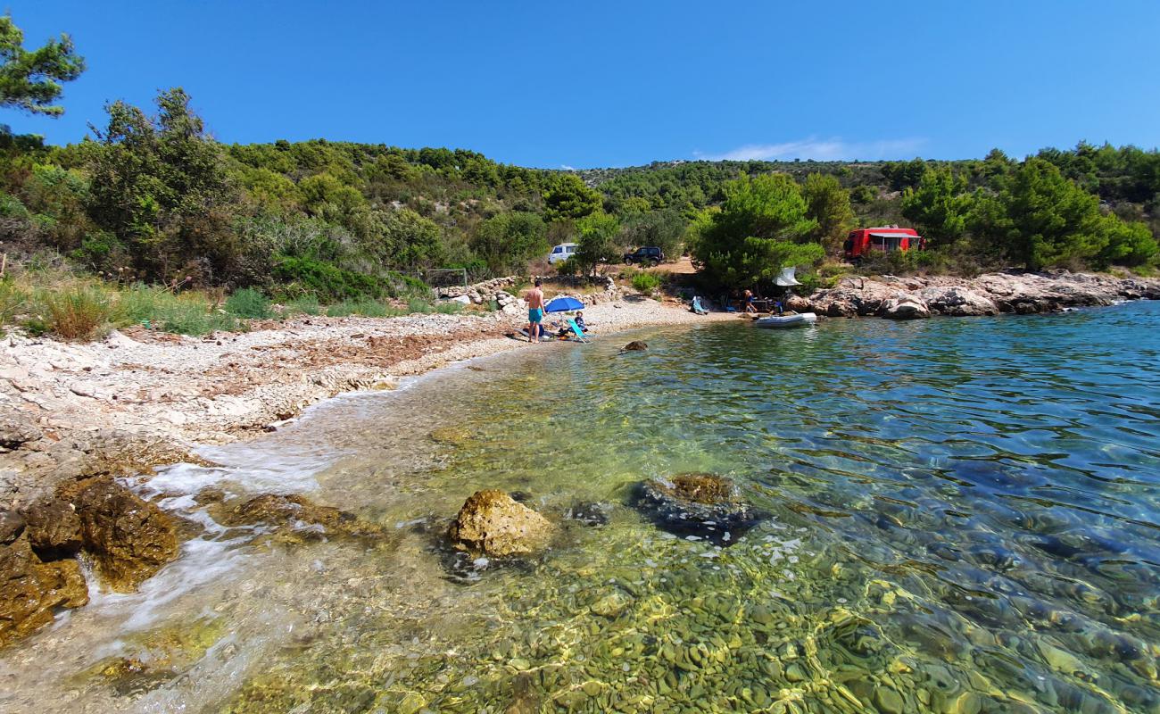 Photo de Vinisce beach avec caillou clair de surface