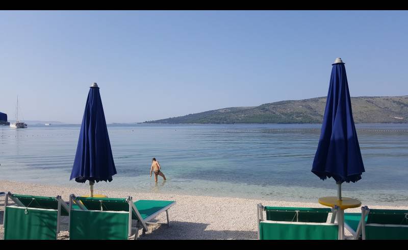 Photo de Plaza Bucevica avec caillou fin clair de surface