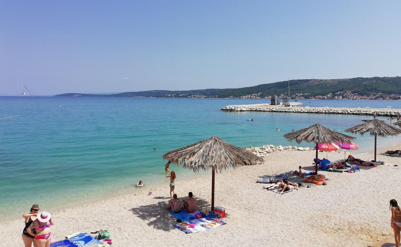 Photo de Plage de Divulje avec caillou fin clair de surface