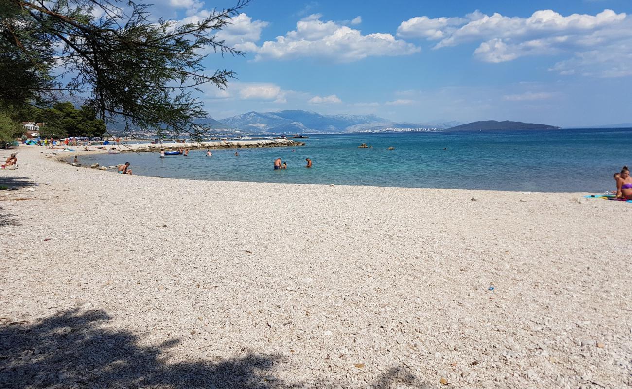 Photo de Resnik beach avec caillou fin clair de surface