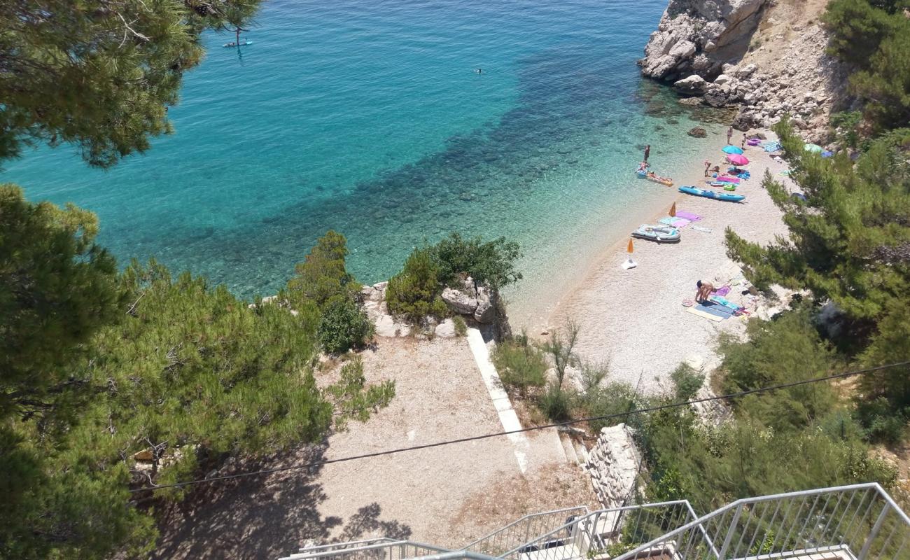 Photo de Borka beach avec caillou clair de surface