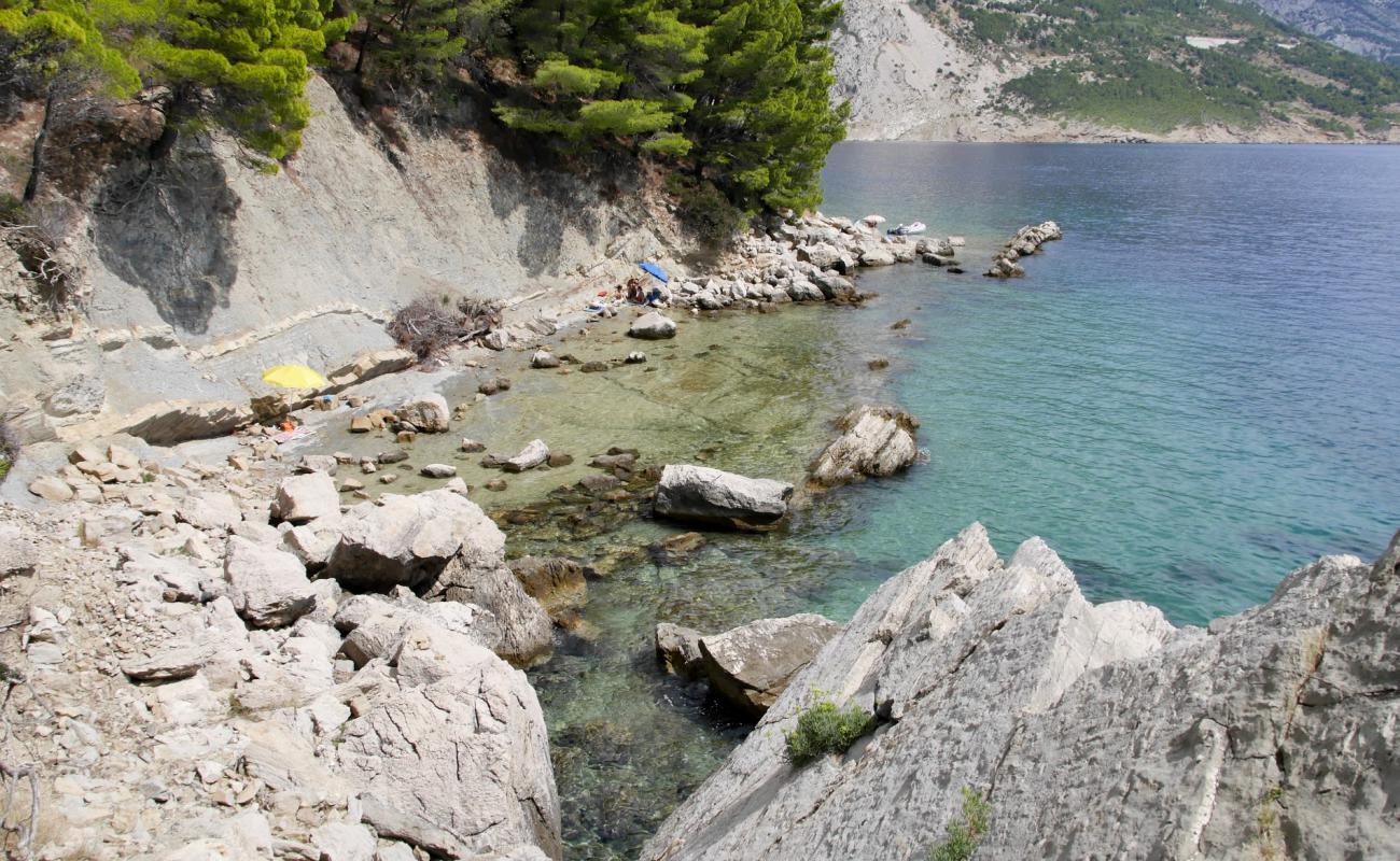 Photo de Vruje II beach avec galets beige de surface