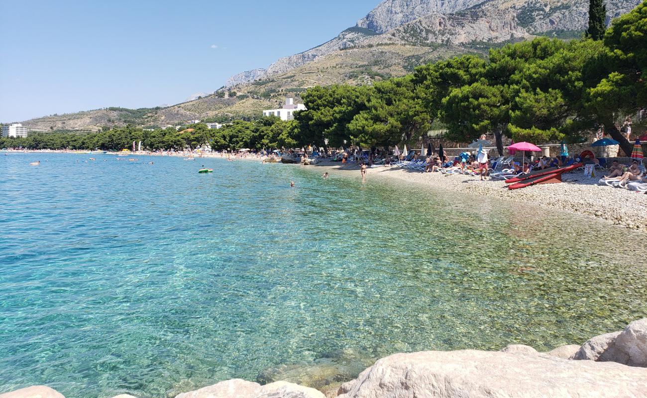 Photo de Plaza Jadran avec caillou fin clair de surface