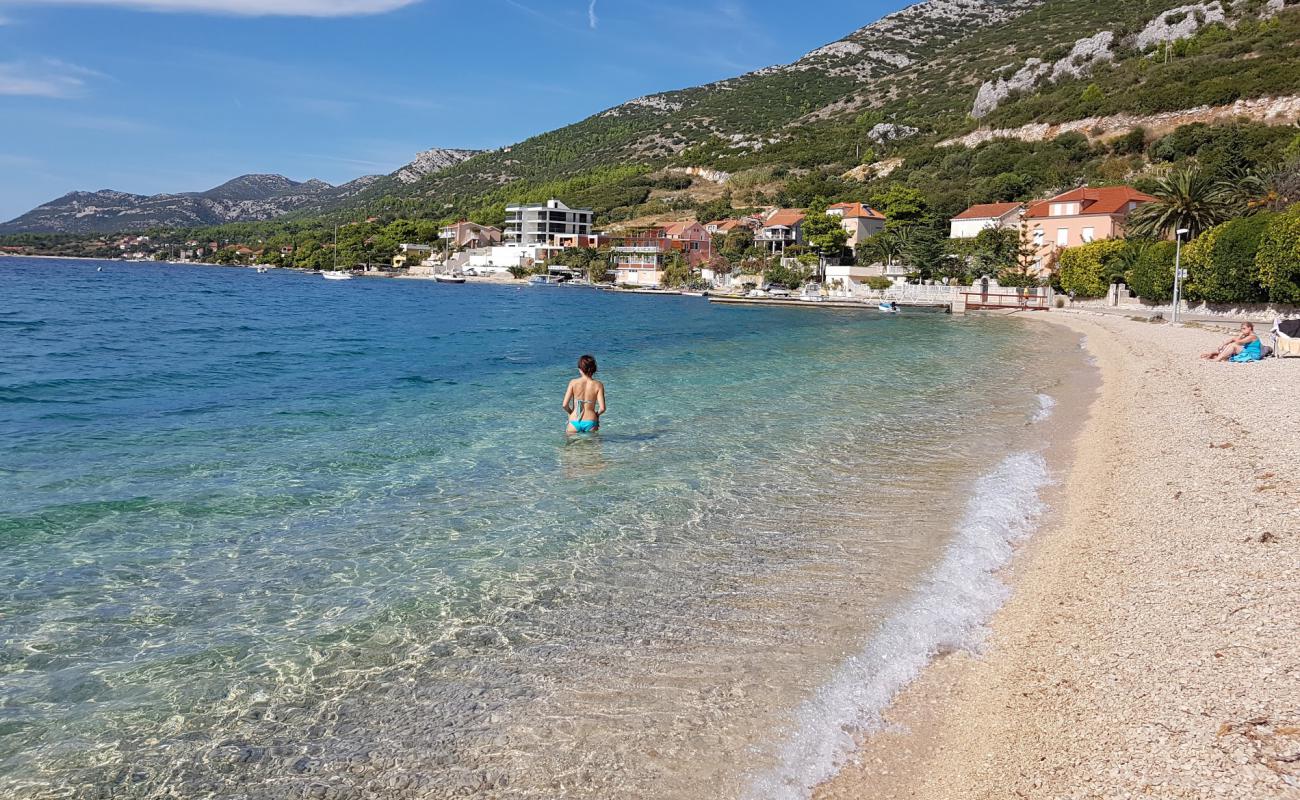 Photo de Plaza Perna avec caillou fin clair de surface